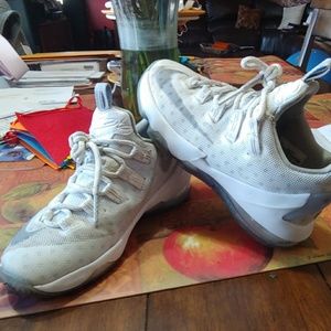 Kids Basketball Shoes